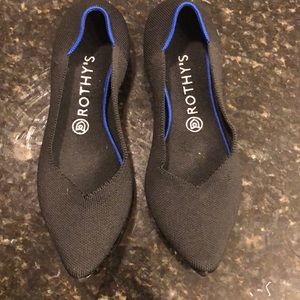 Rothy’s “The Point” black flat size 9